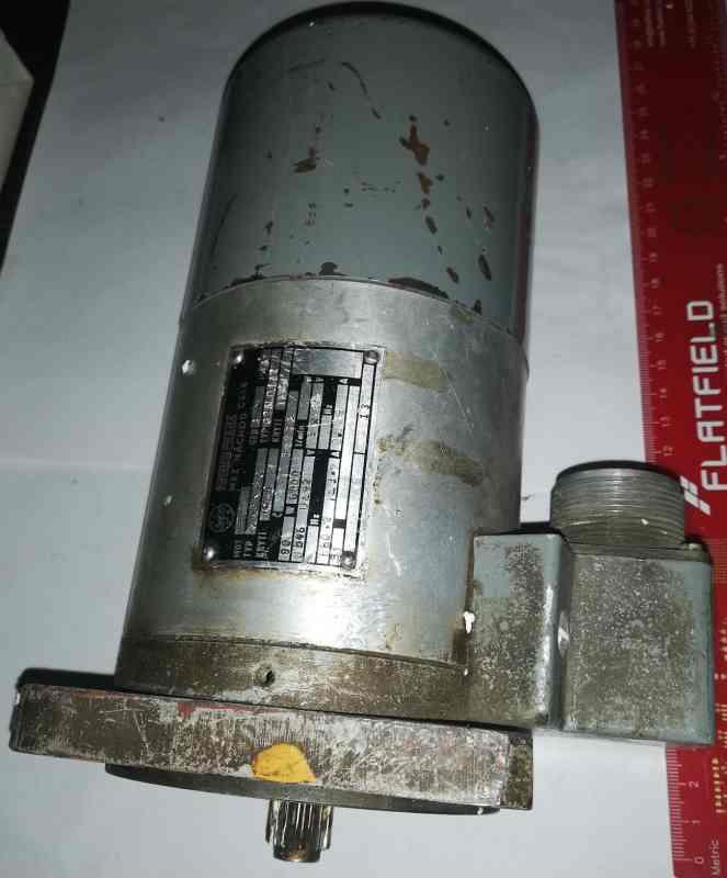 není skladem - motor MEZ VK3K8C 90W 3x24V 6000/min, z demontáže .. cena na dotaz / price on request