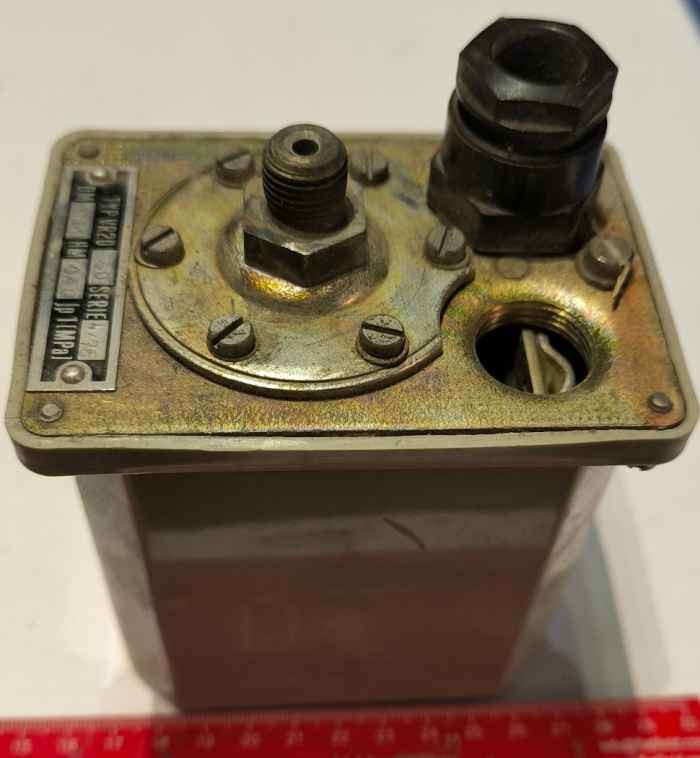 VR2D 50 - 0,50-0,80 MPa  - tlakový spínač OEZ, originál balení