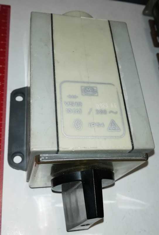 VS10-1103-A4  přepínač  OBZOR v krabičce