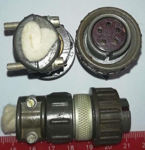 VS18KPN5G1 - šroubovací konektor, pájené   .. cena na dotaz / price on request