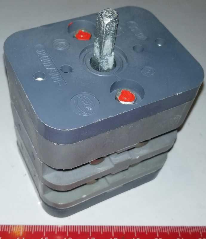 přepínač VS32-1104A8  OBZOR