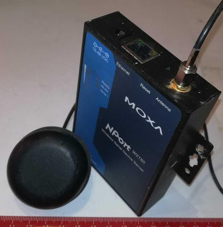 není skladem - NPORT MOXA W2150-EU + anténka - 1 Port Wireless Device Server, 3-in-1, 802.11 a/b/g WLAN, 12-48 VDC, 0 to 55℃,  .. použitý / used