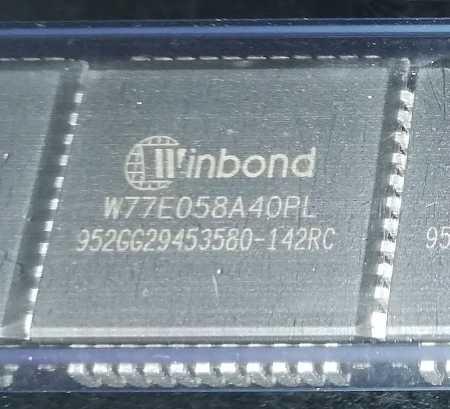 W77E058A40PL - NUVOTON   .. cena na dotaz / price on request