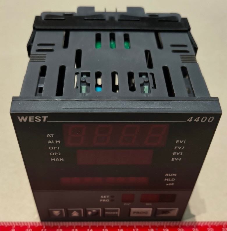 WEST N4400 Single Loop Controller   .. cena na dotaz / price on request