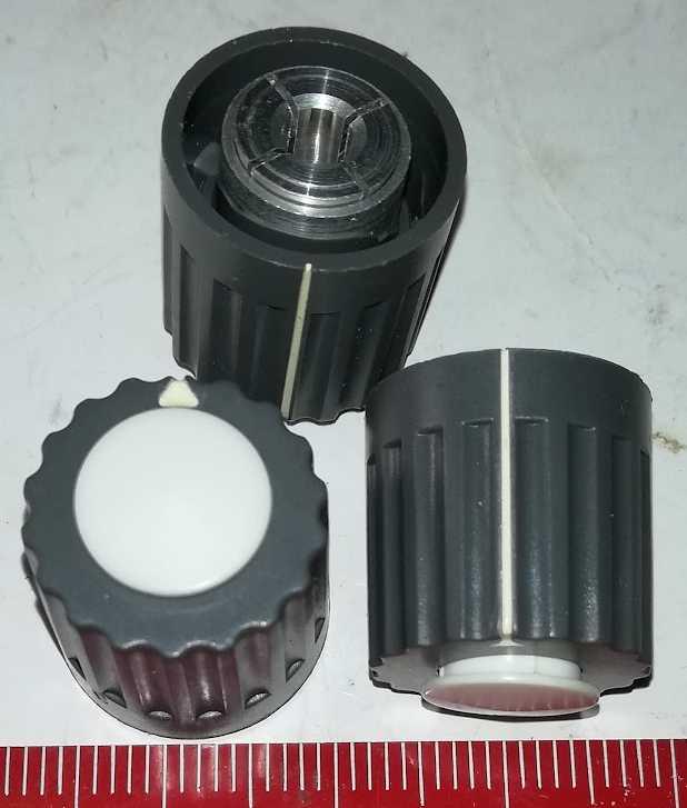 WF24312 - knoflík 4mm