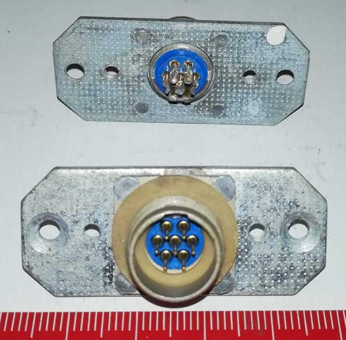 WK46248 - 7pin, pájený, nanýtovaný na podložce   .. cena na dotaz / price on request