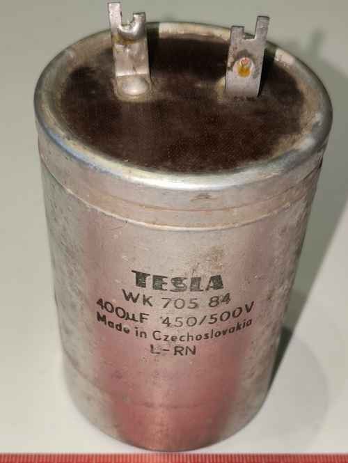 WK70584 - 400uF 450/500V, pájený, klepnutý, nutno otestovat
