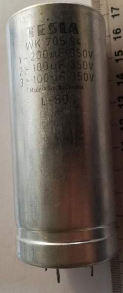 WK70594 - 200u, 100u, 100u / 350V, pájené