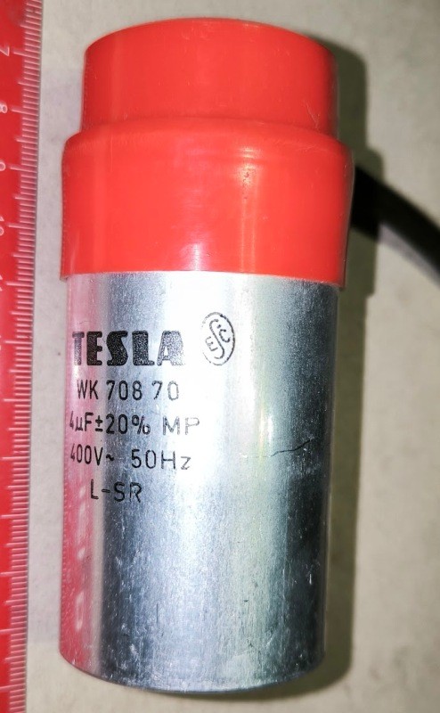 WK70870 4uF 400V 50Hz, červený kryt