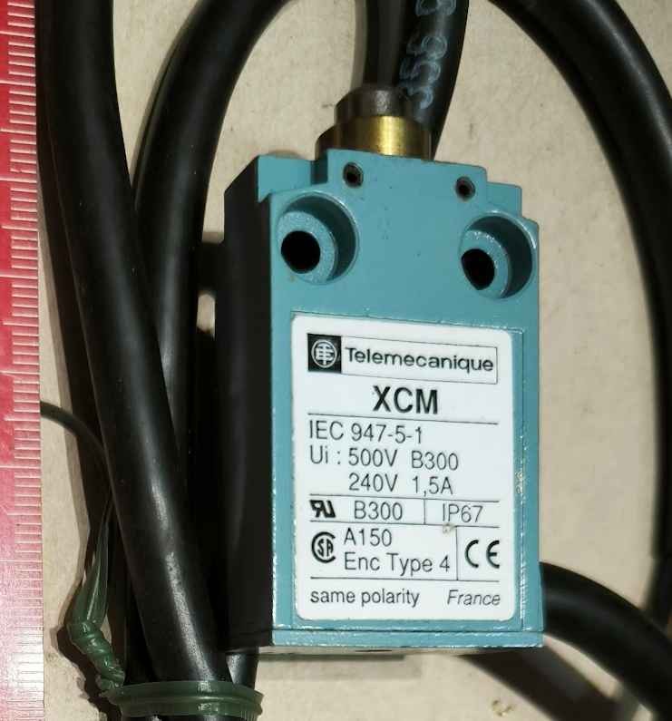 XCM A110 - 064286 Telemecanique  Limit switch .. cena na dotaz / price on request