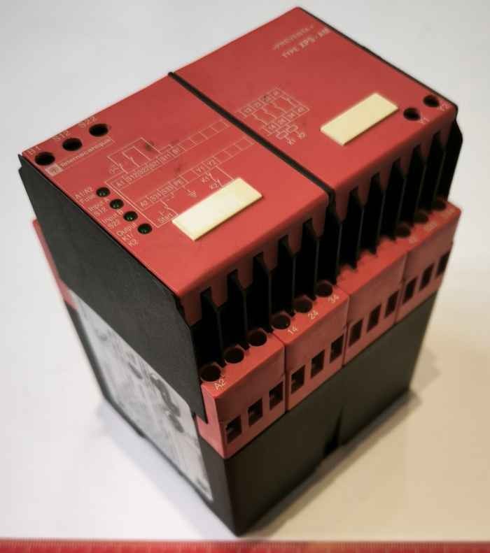 TELEMECANIQUE XPSAM5140  Safety Relay .. cena na dotaz / price on request