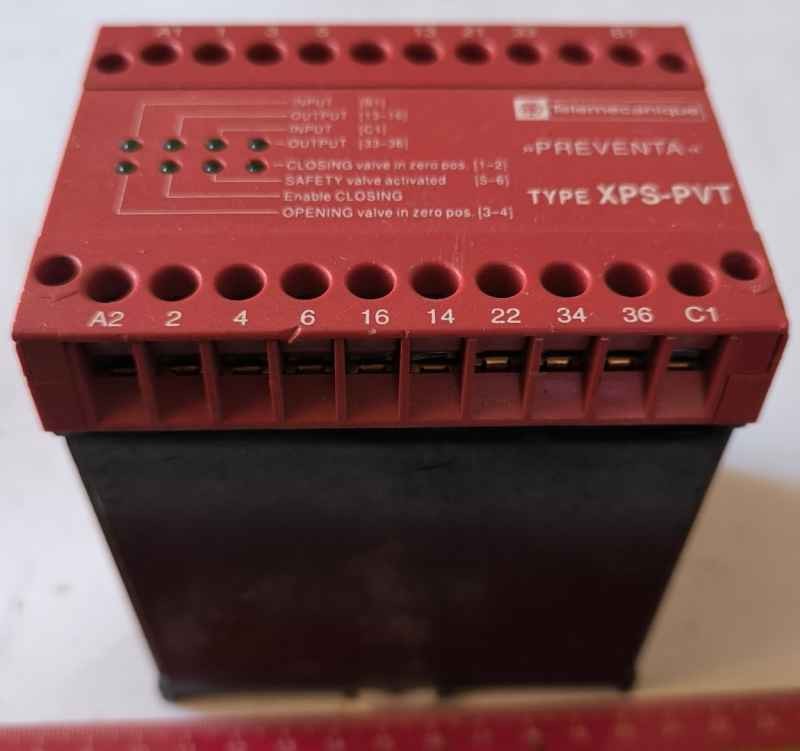 XPSPVT1180 - XPS-PVT -  bezpečnostní modul Preventa. .. použitý / used... cena na dotaz / price on request