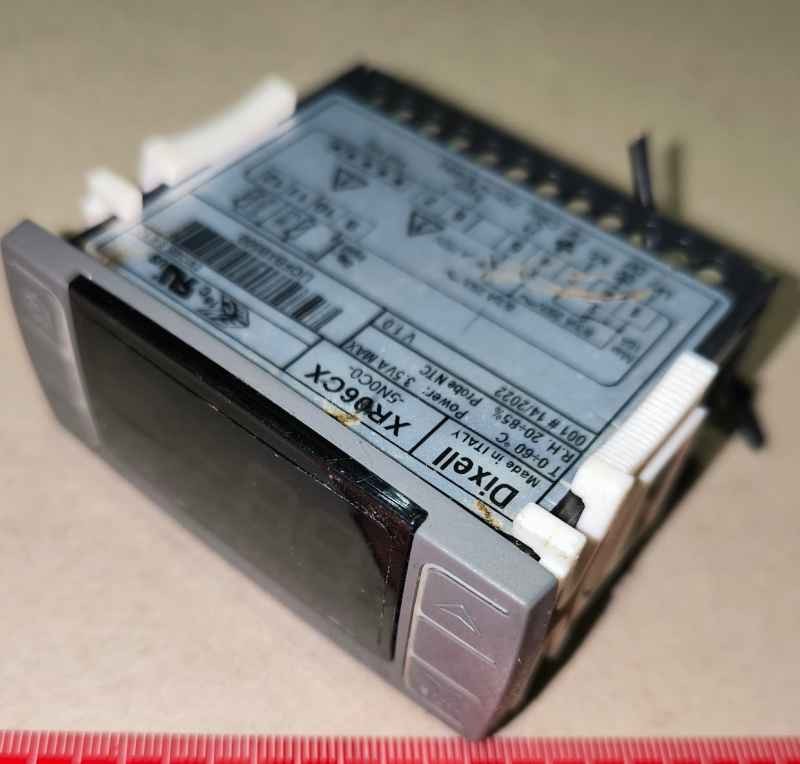 Regulátor elektronický Dixell XR 06 CX, starší, z demontáže  .. použitý / used