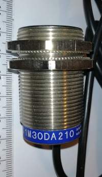 XS1M30DA210 - Pre-cabled barrel sensor,M30 NO 10mm  .. cena na dotaz / price on request