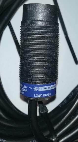 XS4P18AB120L1 - Inductive sensor XS4 M18 - L41mm - PBT - Sn8mm - 12..24VDC - cable 5m  - použitý/used  .. cena na dotaz / price on request