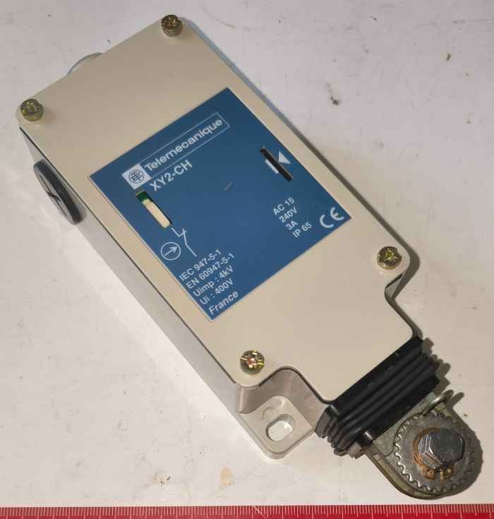 XY2CH33010 - Simple stop rope pull switch, nový, v krabičče .. cena na dotaz / price on request