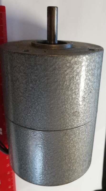 Krokový motor Mez Náchod Z22LT195, z demontáže  .. cena na dotaz / price on request