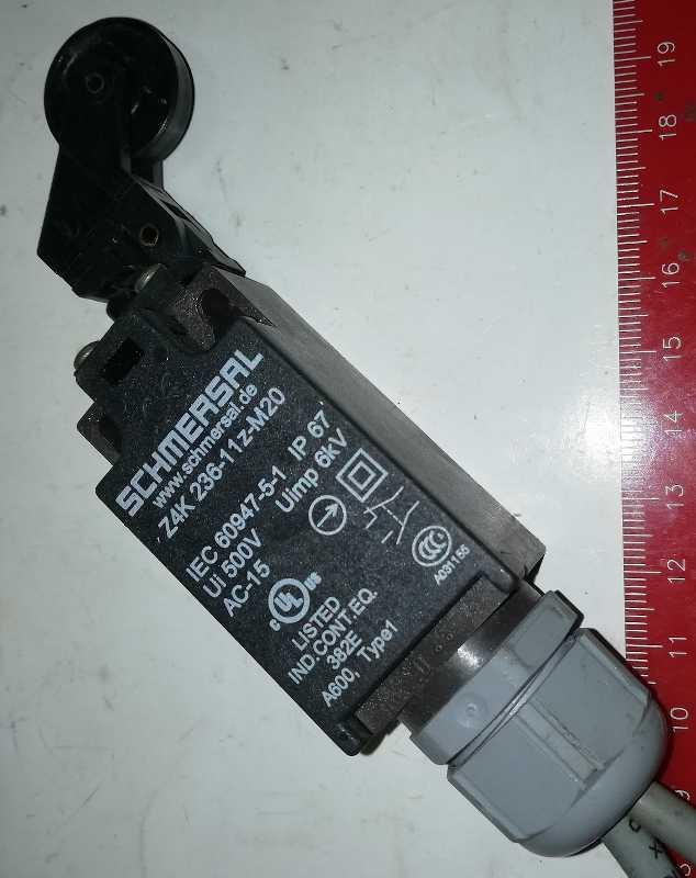 SCHMERSAL ZK4 236-11Z-M20 koncový spínač  .. použitý / used