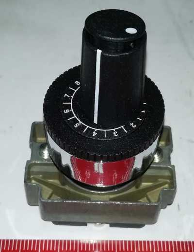 TELEMECANIQUE ZB2BD912 - Hlavice, Montážní Báze, Pochromovaný Kov, 6mm hřídel   .. cena na dotaz / price on request