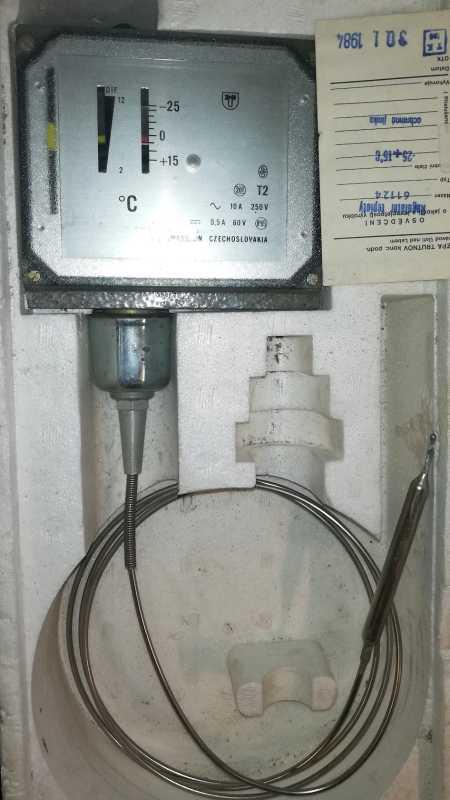 regulátor teploty -25 až +15°C,  61124  ZPA Trutnov, r.v. 1984    .. cena na dotaz / price on request