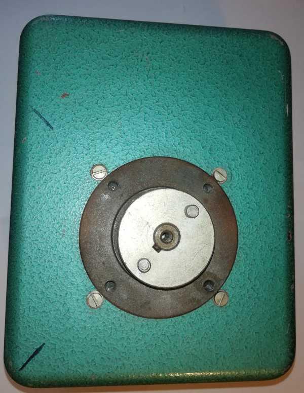 není skladem - Servopohon ZPA Prešov typ 52342.0110/TV 220V/0,115A 1x100 ohm16Nm, r.v. 1979