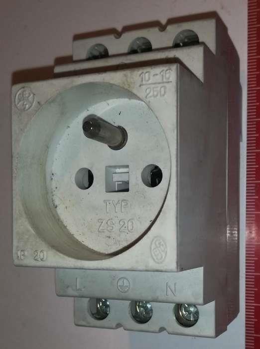 není skladem - ZS20 Zásuvka na DIN lištu