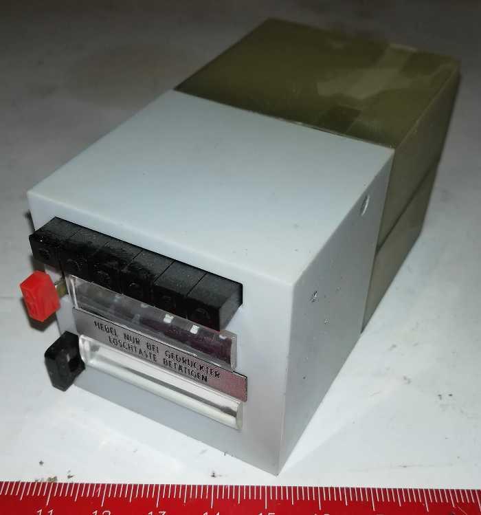 není skladem - Počítadlo ZVt 481 110V 50Hz 15 Imp/s MASSI   .. cena na dotaz / price on request