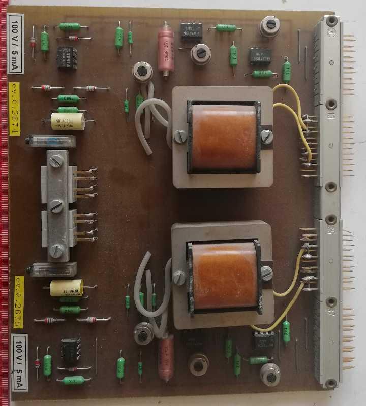 deska na rozebrání, 2x trafo, 6x konektor WK, 6x IO OZ 741 a1458, trimry, ... (064)