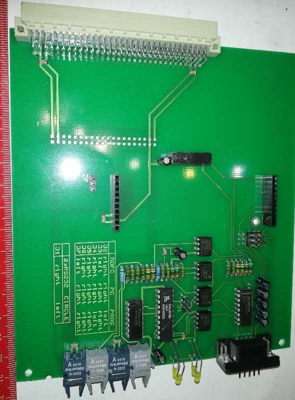 deska na rozebrání  (081) ..GAL16V8D, MAX232, 4x 6N136, relé, C, konektory, ...