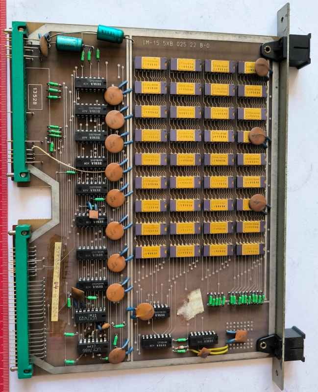 deska-206 -  deska osazena  dle foto .. na rozebrání na ND .. MHB1902C - 36x , 13x další IO, 2x TY5176211 část. osazené