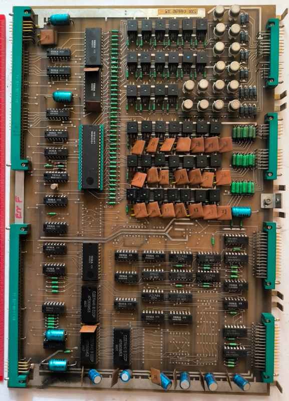 deska-210 -  deska osazena  dle foto .. na rozebrání na ND .. 37x optočlen, MHB8255A v patici, 3x KR580VI53, konektory, IO, T, ...