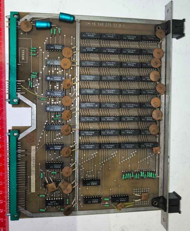 deska-220 -  deska osazena  dle foto .. na rozebrání na ND .. 36x MHB2102A, další IO, C, ...