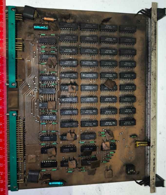 deska-222 -  deska osazena  dle foto .. na rozebrání na ND .. MHB1902 - 36x , 16x další IO, 2x TY5176211 část. osazené, špinavé