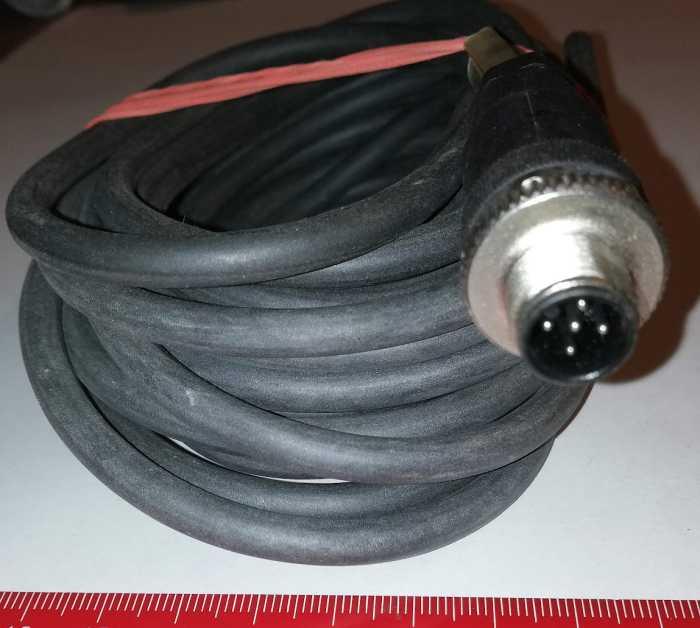 není skladem - kabel s konektorem pro automatizaci (001), 4m, použitý / used