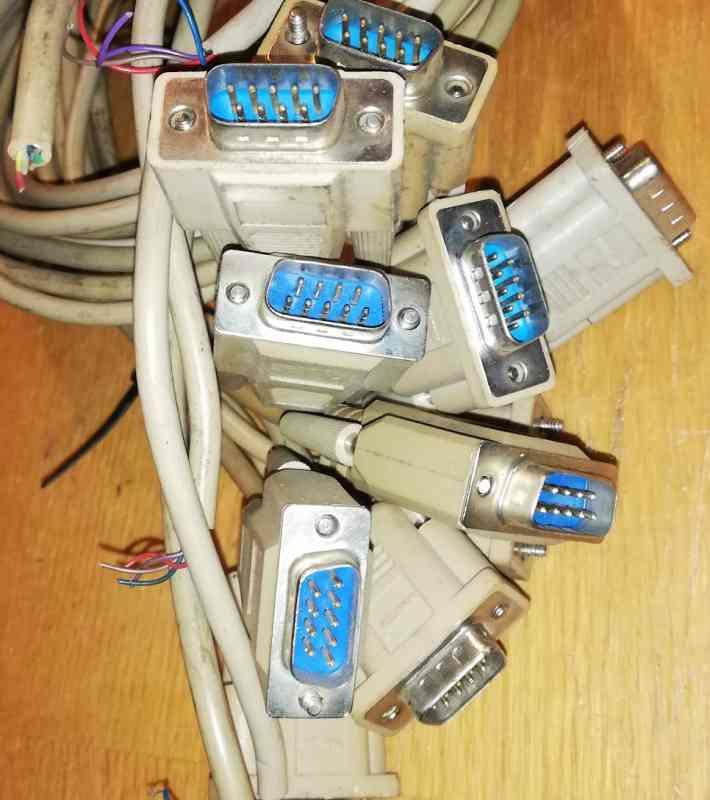 není skladem - kabel CANON 9 samec, z demontáže, jedna strana s konektorem, cca 80cm  ... balení 10ks za 80Kč