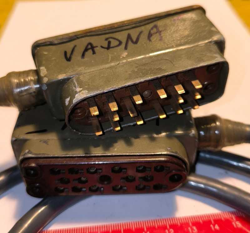 kabel (018) s konektory 16pin, samec + samice, starý typ, cca 180cm, na díly