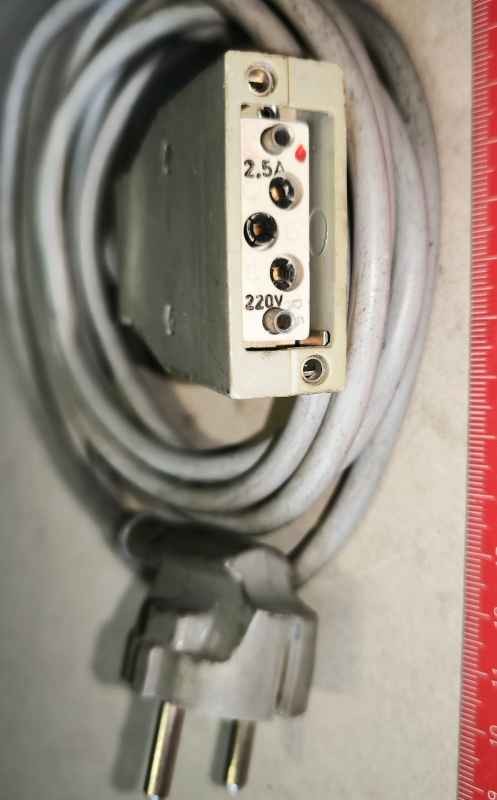 kabel-028 .. napájecí kabel z nějakého přístoje, na ND   .. cena na dotaz / price on request