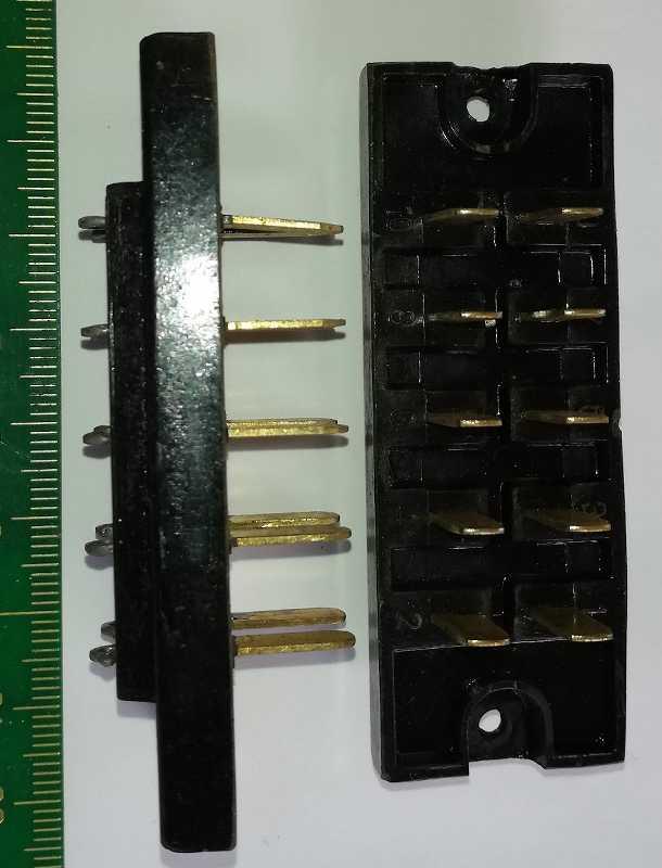 konektor 10pin samec, starší typ, zlacené kontakty    .. cena na dotaz / price on request