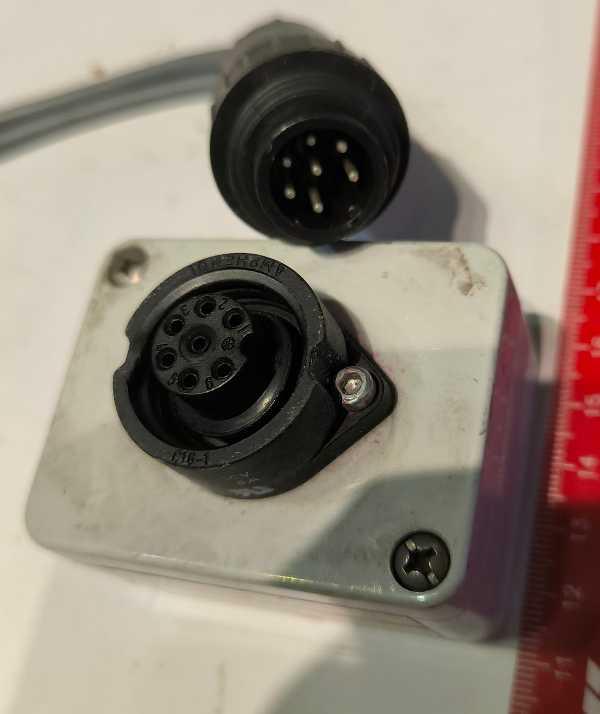 7 pin konektor samec + samice, z demontáže  .. použitý / used