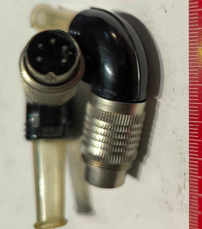 konektor-424 -konektor 5pin, samec  - neupřesněný typ .. cena na dotaz / price on request