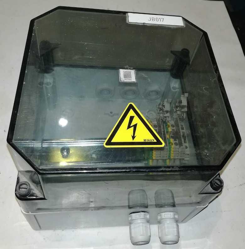 plastová krabička (014) z demontáže, na ND, dle foto, 180x180x170mm, s lištou DIN