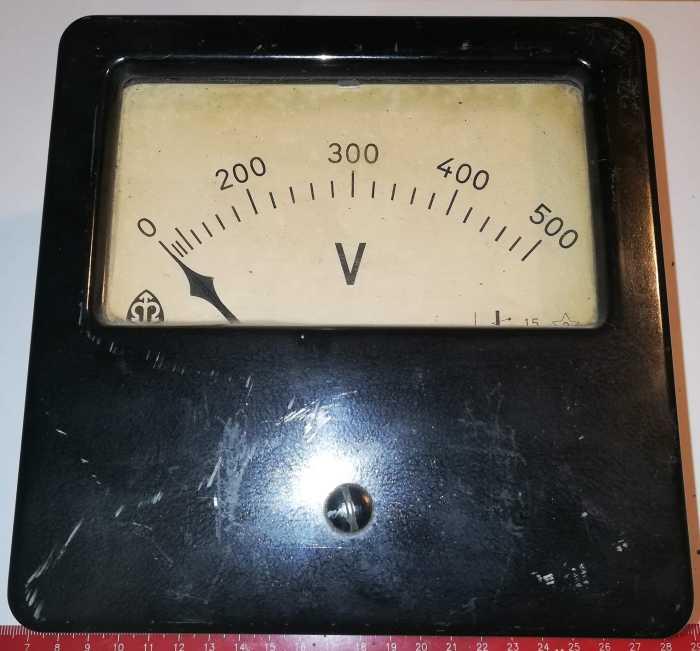 není skladem - V metr 500V METRA, netestován, starší, 160x160x100mm