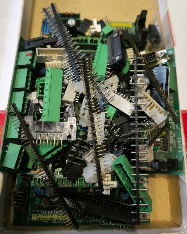 mix-konektor-001 - mix konektorů ..  dle foto