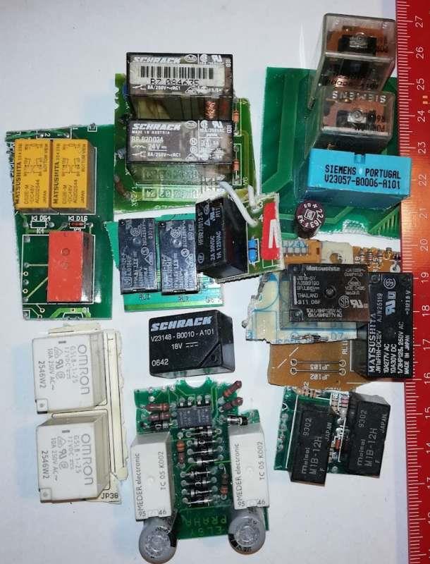 zapájené relátka,  mix 20ks za 60Kč  - (002)