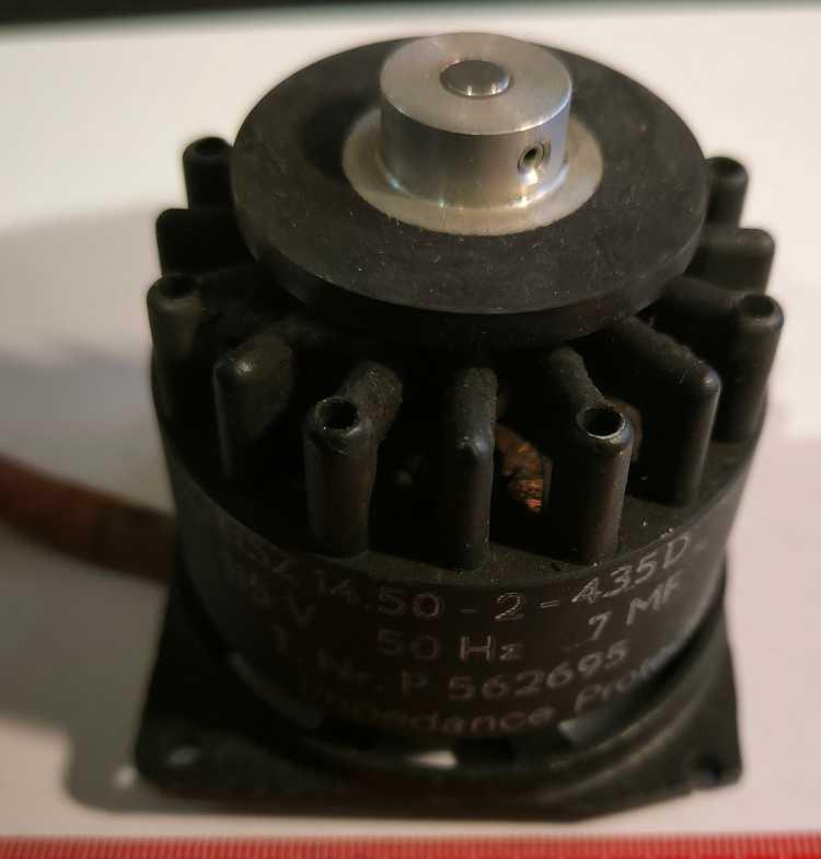 starší motorek HSZ 14.50-2-435D 115V 50Hz 7MF System Papst, netestován   .. cena na dotaz / price on request