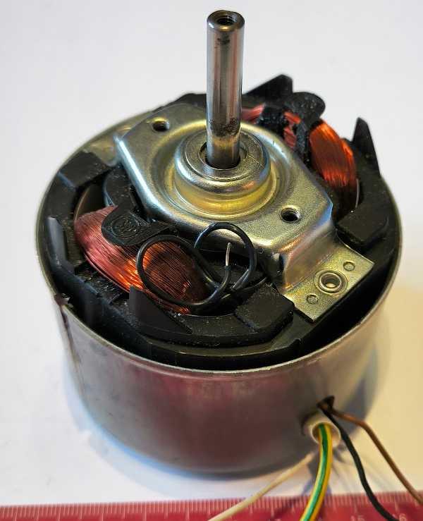 motor-007 - starší motorek, neupřesněný typ   .. cena na dotaz / price on request