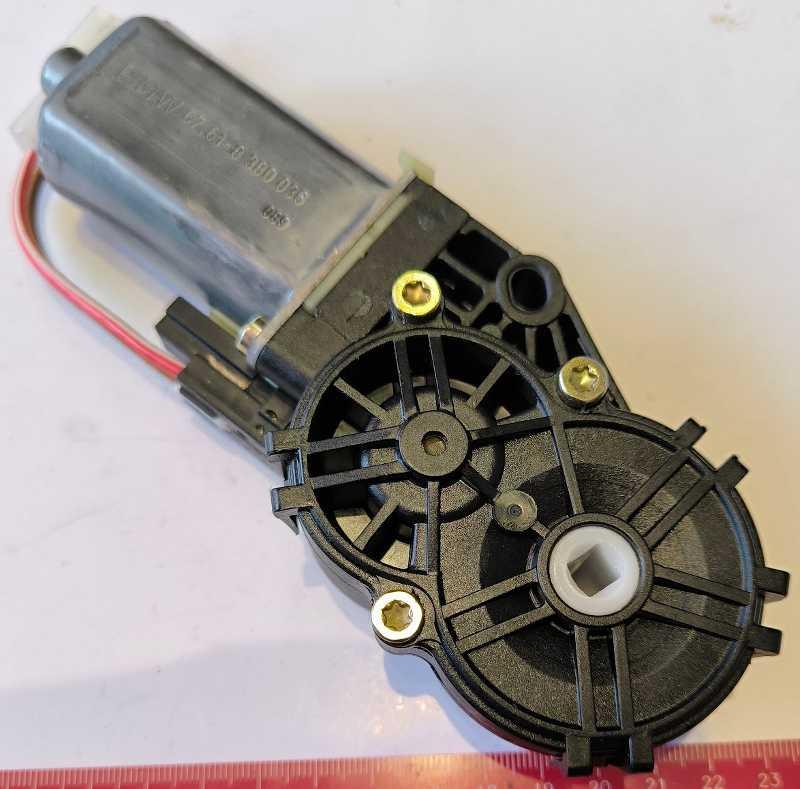 motor s převodovkou12VDC Bosch AHC 12V 0 390 201944 -  BMW 67.61-8 380 036  .. cena na dotaz / price on request