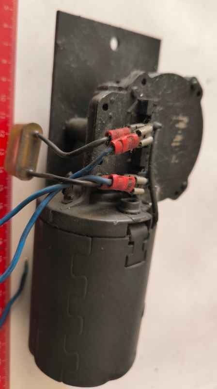 motor s převodovkou - nepřesné značení (003) - otestován na 12Vdc