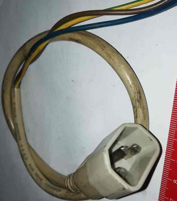 není skladem - napájecí kabel 45cm,  samec , z demontáže
