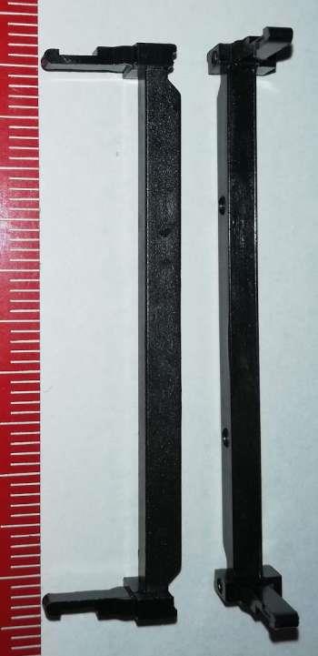 plastová úchytka z samořezných konektorů ( 52mm )  .. balení 100ks za 100Kč